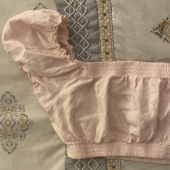 Brandy Melville Light Pink Puff Sleeve Cropped Bra Crop Top - Picture 3 of 5